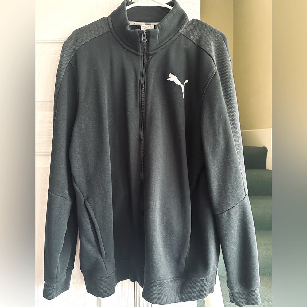 PUMA Black Fleece Jacket lg in excellent condition!